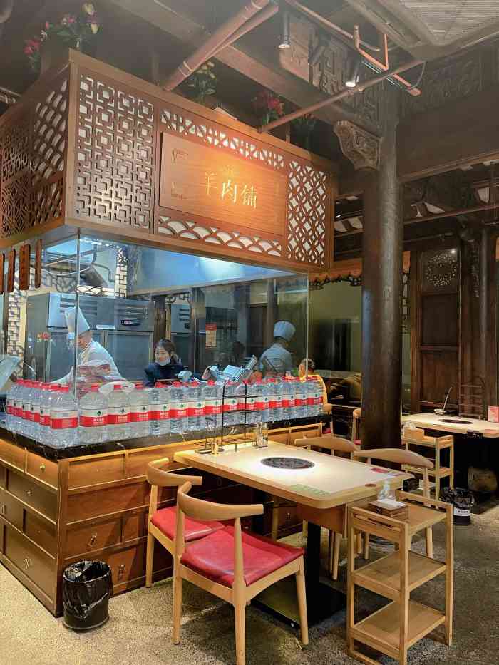 东门口老北京爆肚涮肉(老门东店)-"锅底用的是桶装农夫山泉,这也是