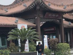 -慈城服务区-停车场