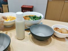 -李与白包子铺(桐梓林店)