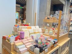 -猫的天空之城概念书店(苏州平江店)