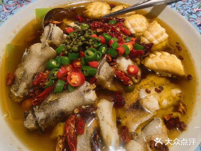 猪肉婆私房菜(容桂总店)鲜花椒蒸桂花鲈图片