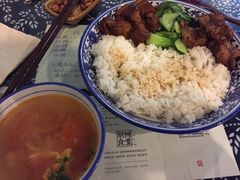 红烧肉小排双拼-蜗牛小馆醉乡民谣云南菜(惠新西里店)