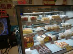 面包甜点陈列柜-匠造烘焙(上海湾店)