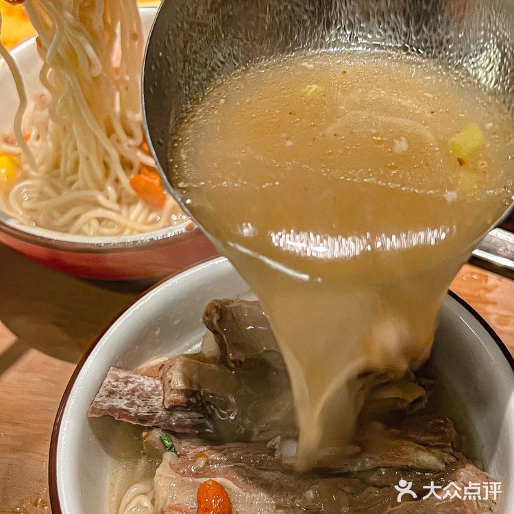 在上海就能吃到泉州排队王羊肉炉！