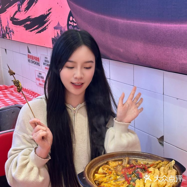 阳朔西街超地道的螺蛳鸭脚煲！！ 