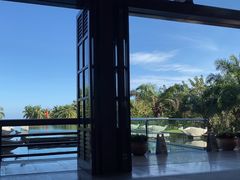 -亚龙湾喜来登·美景台大堂吧