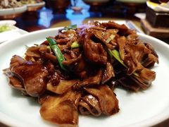牛肉烧鲜蘑-那家小馆(摩天活力城店)