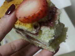 多重莓椰子蛋糕-PAOPAO Bakery&Café(港汇店)