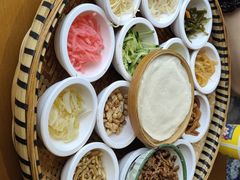 -包整·丝娃娃(一览甲秀楼风景店)