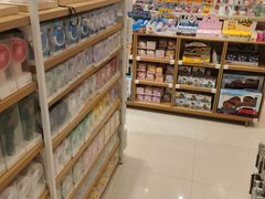 -名创优品(广州萝岗万达广场店)