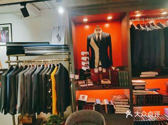 位置在靜安寺宏安瑞士大酒店一樓，很精緻的一家店