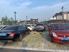 -融创茂-停车场