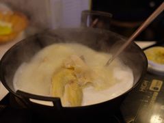 -鲜入围煮花胶鸡海鲜火锅