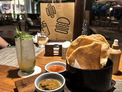 -三亚艾迪逊酒店·海滩烧烤 BARBACOA·现场乐队·浪漫晚餐·烧烤海鲜