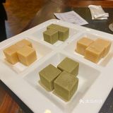 去了果然排队很多，幸运的排了没多久就有位置了