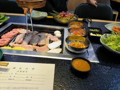 -臻牛烤肉