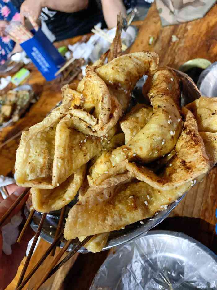 光头佬烧烤-"店铺在河南岸中学旁边的一个小档口,挺好找.