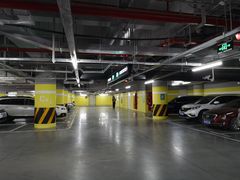 场地-白玉兰广场停车场