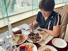 -荣誉国际酒店-云顶旋转餐厅