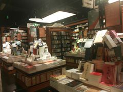 -西西弗书店&矢量咖啡(壹方购物中心店)