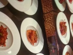 -雍容荟帝王蟹活龙虾展台自助(IFS黑金店)