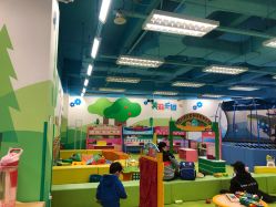 -莫莉幻想儿童乐园(武汉保利广场店)