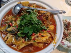 -魏铭鱼头捞饭(晋阳路店)