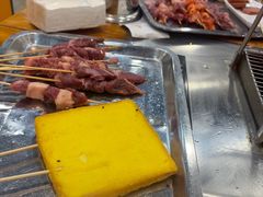 -哈尔滨小酒馆·鲜肉现穿自助烧烤(康新花园店)