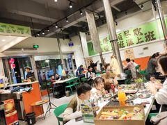 -山野的朋友露营炭火烤肉