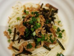 葱油拌面-弄堂咪道-饭香·面香·馄饨香(钦州北路田尚坊店)