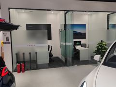 -TESLA 特斯拉(北京颐堤港体验店)