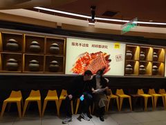 等位区-巴奴毛肚火锅(商城路店)