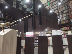-钟书阁(群光广场店)