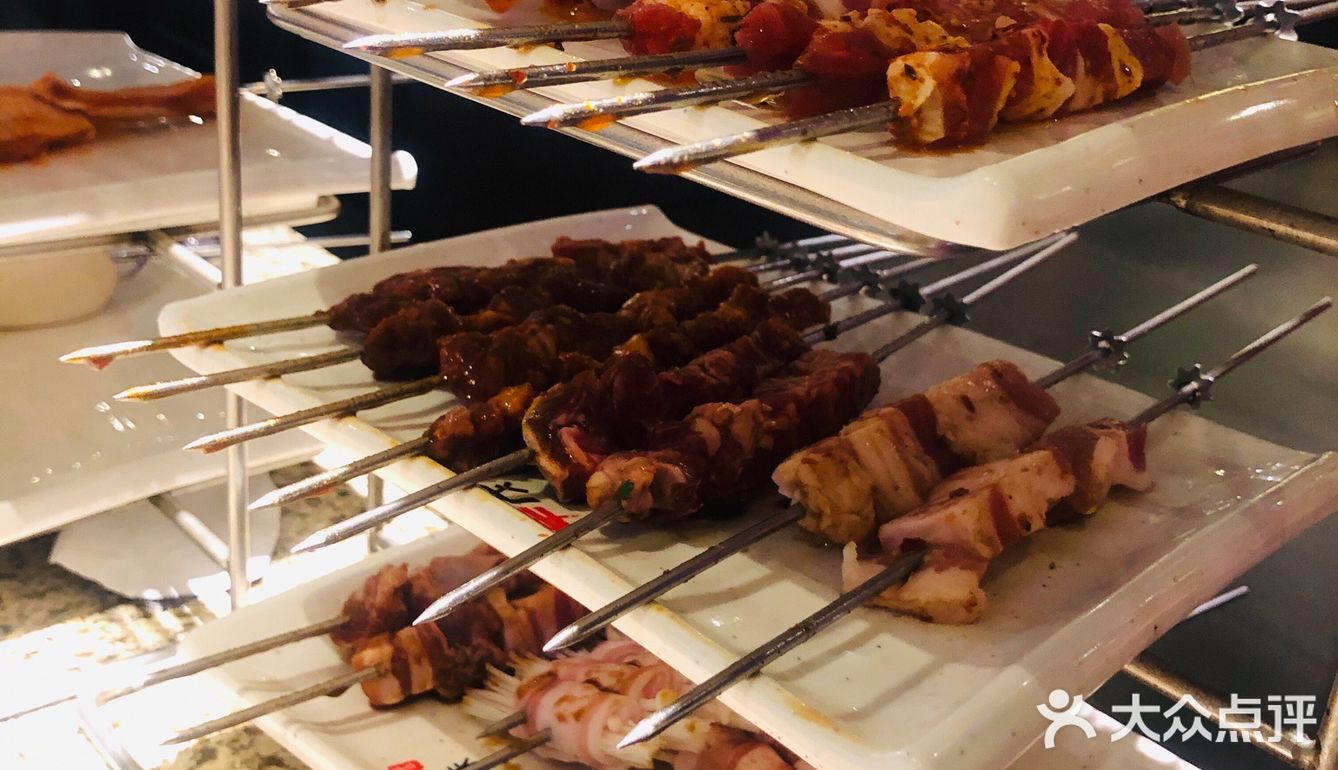 吃完逛逛街,就是今天天公不作美,又开始下雨了