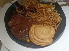 -汤姆家的牛排意面披萨(融创茂店)