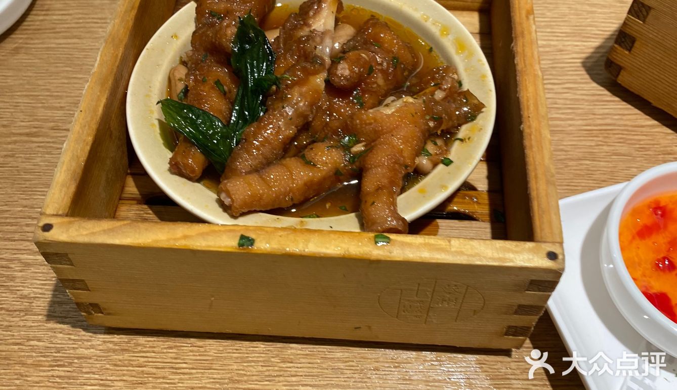 虾饺是有自己的特色味道的，虾肉也挺多的，可以一试