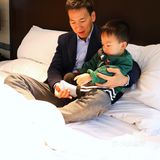 白天陪孩子玩水，晚上吃荔枝木烧鸡