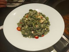 -挂旗柴锅鸡(蚌山区嘉年华店)