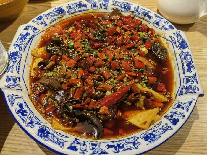 巴蜀风味(中山区店)-"口水鸡很好吃.其他的就看个人吧,总体推荐.