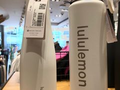 -lululemon(上海浦东IFC店)