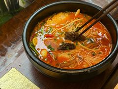 -银米·云南传统过桥米线(双廊黑金冠店)
