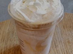 九州草莓丝绒拿铁-luckincoffee瑞幸咖啡(江宇世纪城店)