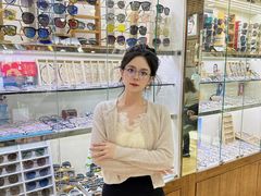 -三叶眼镜城批发市场(上海火车站店)
