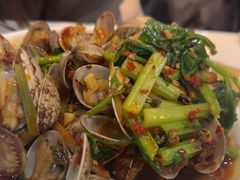-凤凰路何眼镜香辣蟹(花果园店)