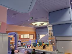 -嗨贝天地亲子乐园 · 生日派对·VR对战(万象城店)