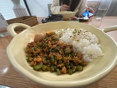 罗勒鸡肉臊子饭-Makumo·卷云家庭料理餐厅(美糖广场店)