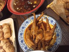 -爆炸头阿姨小四川正宗川味小吃(无任何分店)