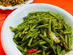 酸辣空心菜梗-亚一荔枝柴烧鸡(仙葫店)