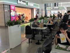 -麦当劳(上海虹桥站30B检票口楼上)
