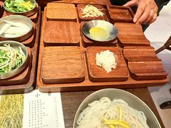 -银米·云南传统过桥米线(双廊黑金冠店)